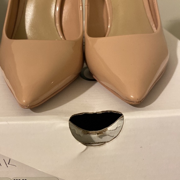 Aldo Stessy Patent Leather shoes (Size 5) - Picture 3 of 4